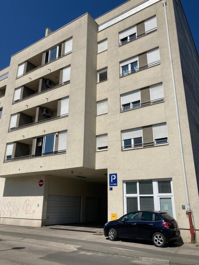 Apartment Maris - Free Parking Záhřeb Exteriér fotografie
